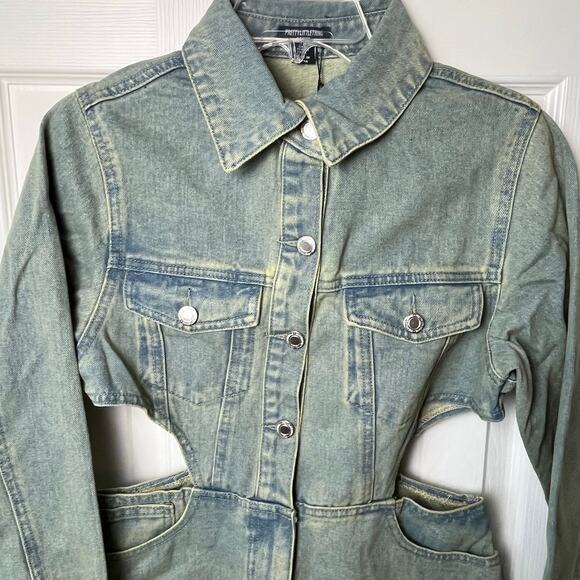 Pretty Little Thing Petite Vintage Wash Denim Cut Out Waist Jumpsuit 6 - Picture 12 of 15